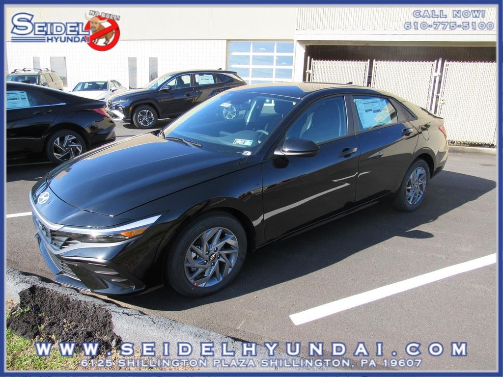 New 2026 Hyundai ELANTRA HEV Blue