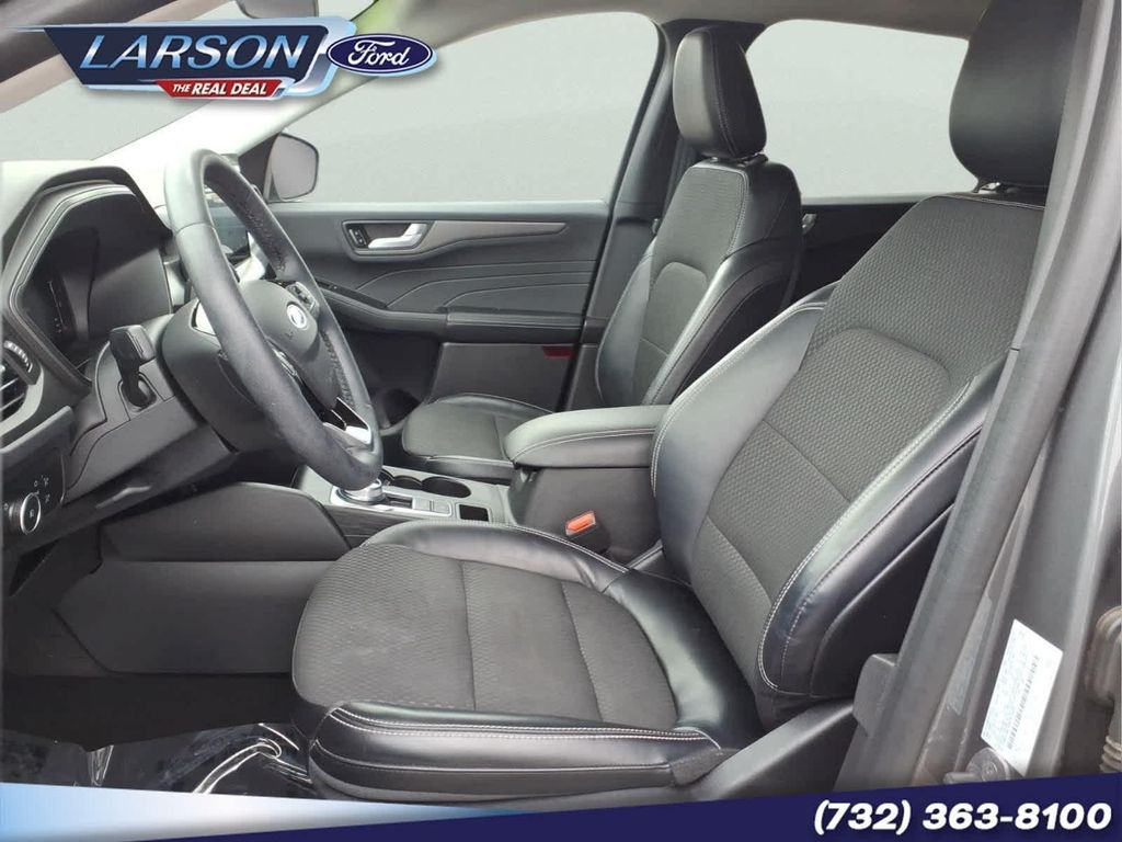 صورة مصغرة 18 لـ 2024 FORD ESCAPE PHEV BASE