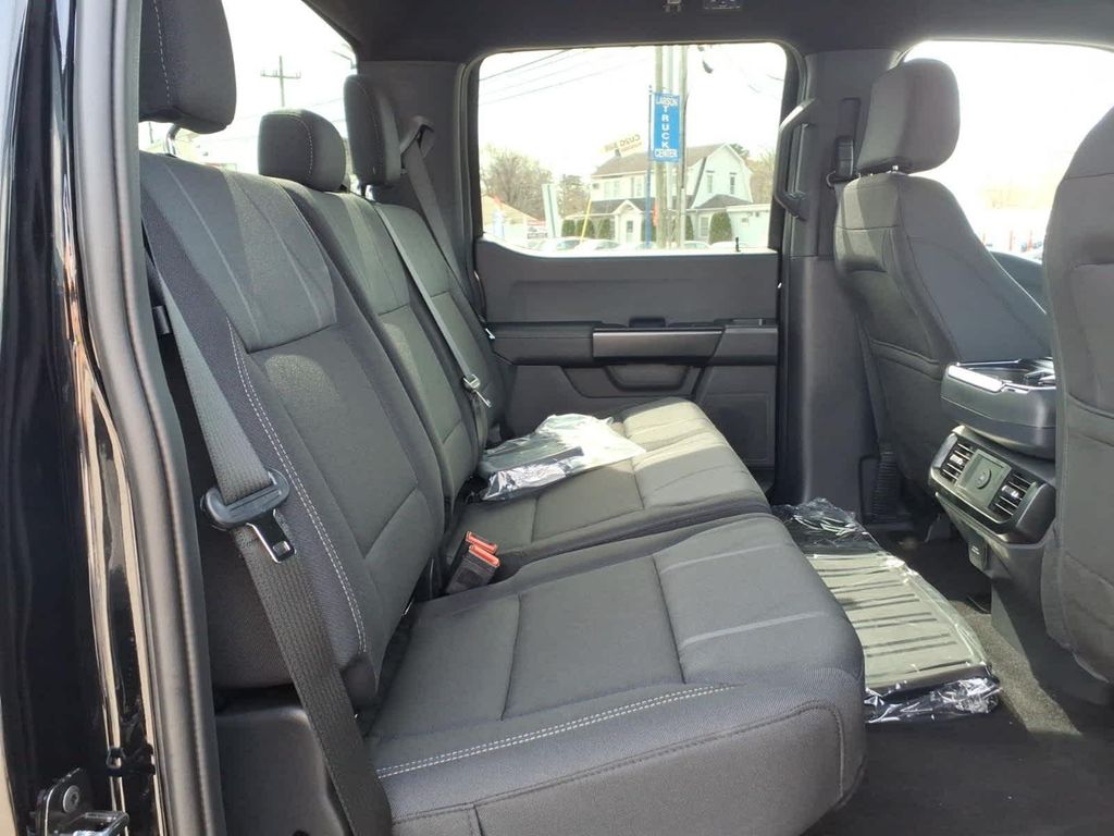 FORD F-150 STX - 8