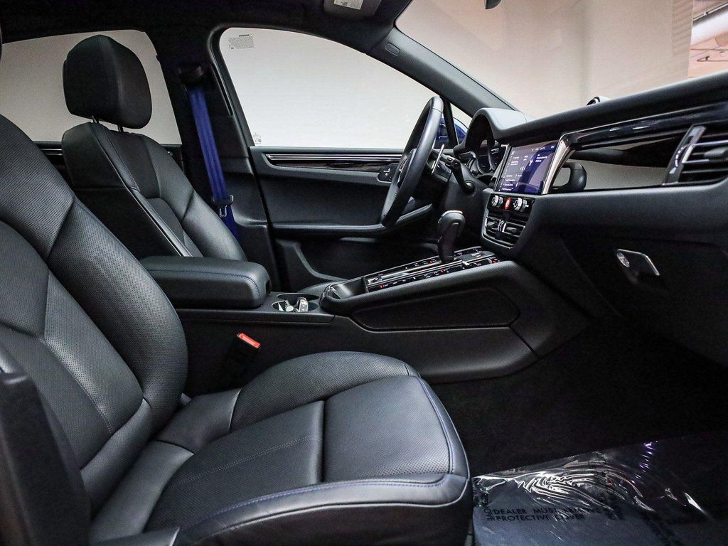 2025 Porsche MACAN — миниатюра 21