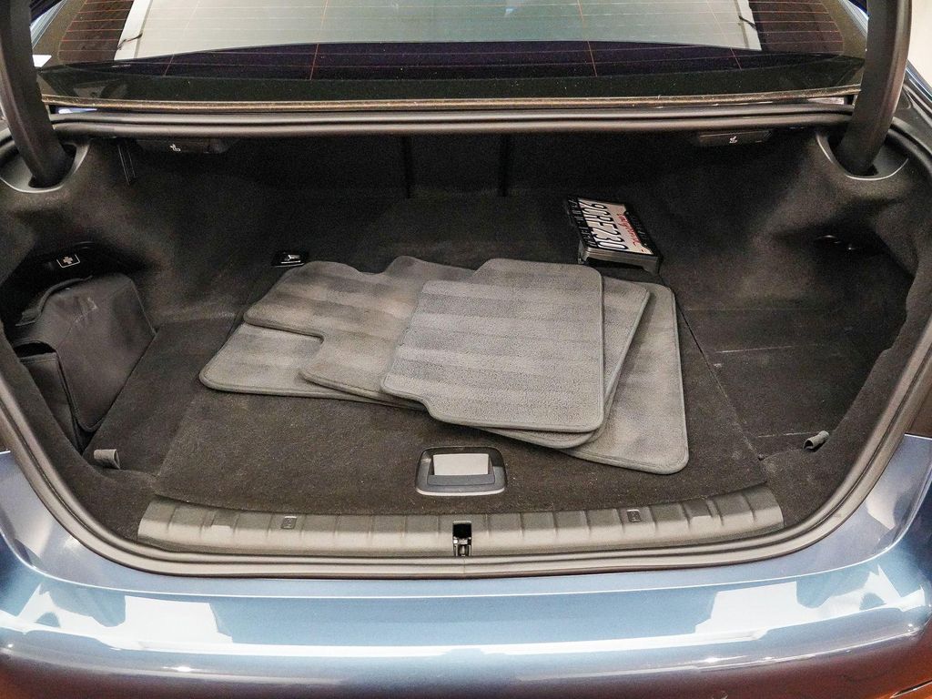 صورة مصغرة 28 لـ 2023 BMW 530E BASE