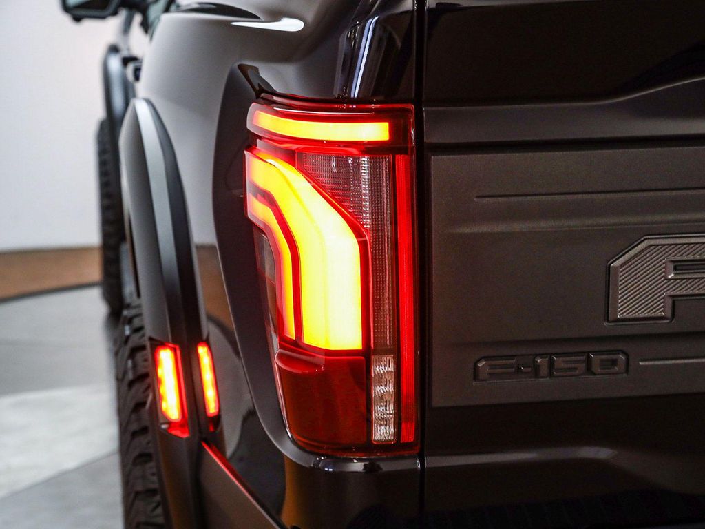 FORD F-150 RAPTOR - 9