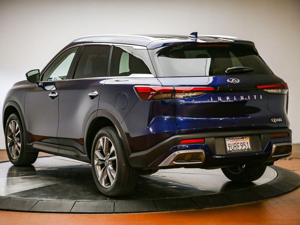 2022 Infiniti QX60 LUXE photo 2