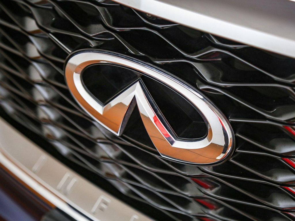 2022 Infiniti QX60 LUXE photo 8