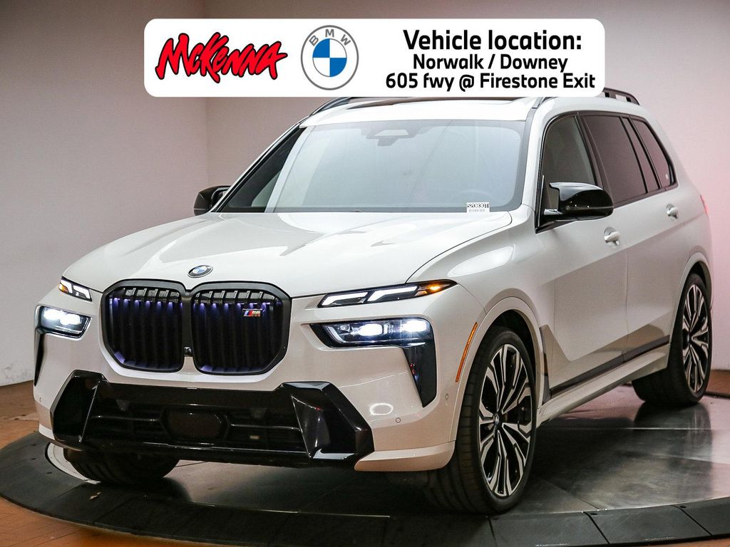 2025 BMW X7 M60i