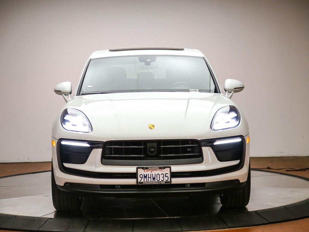 صورة 10 لـ 2024 Porsche MACAN