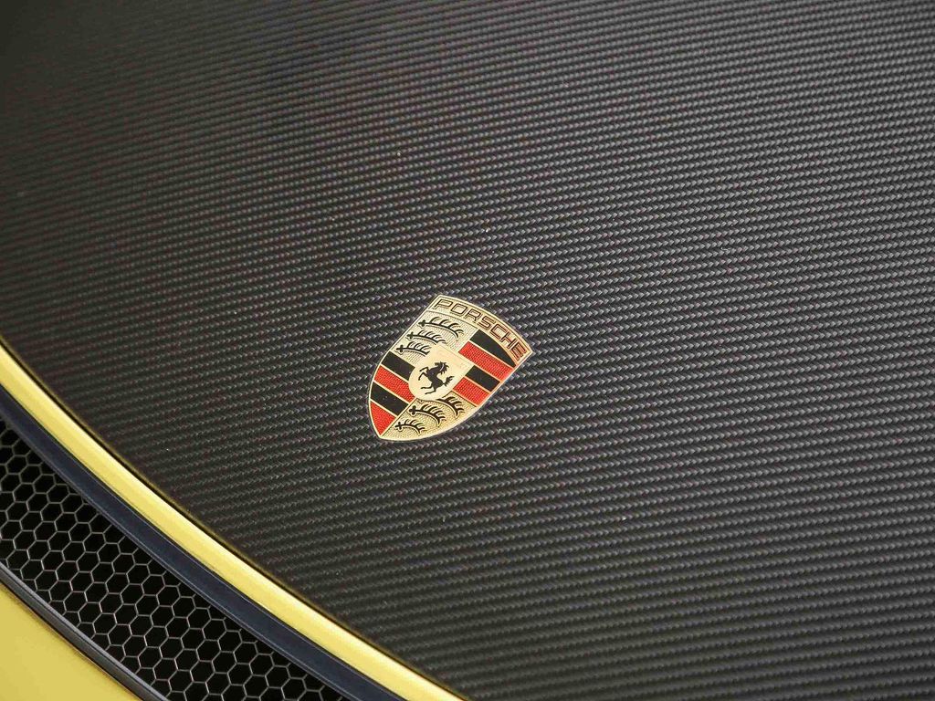 2024 Porsche 718 CAYMAN GT4 RS — фото 13