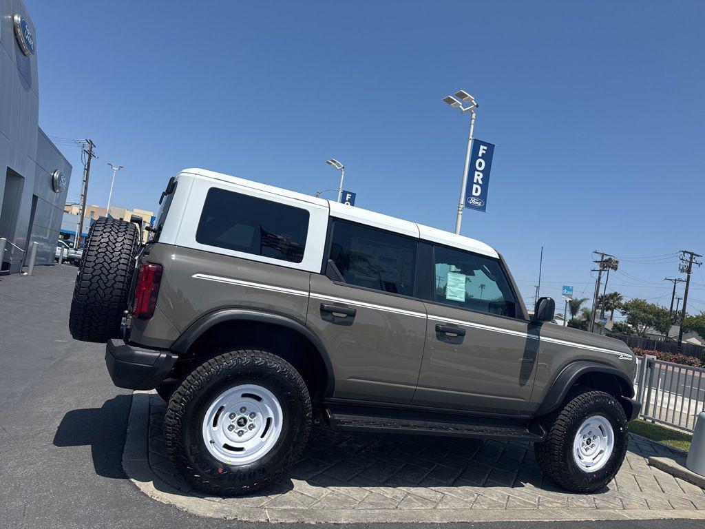 FORD BRONCO HERITAGE EDITION - 2