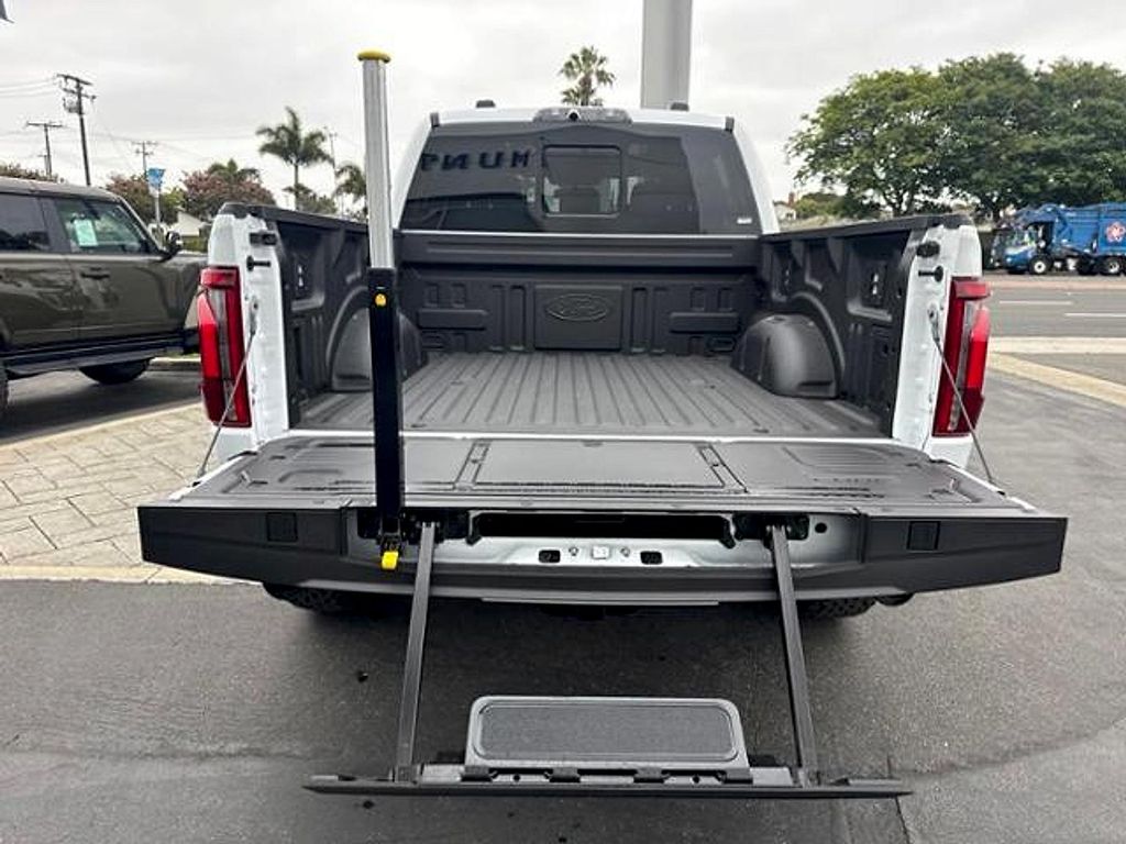2026 FORD F-150 RAPTOR R — миниатюра 7