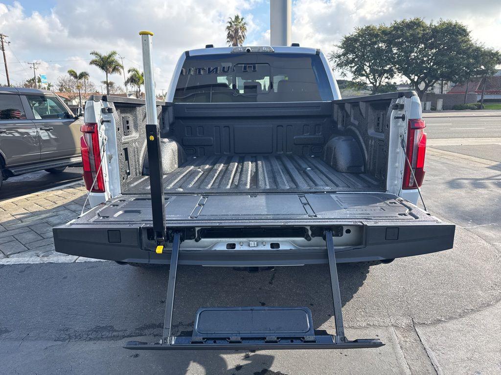 FORD F-150 RAPTOR - 8