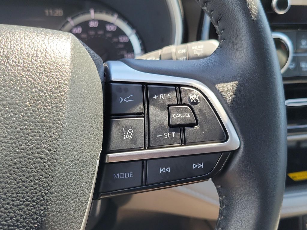 2025 TOYOTA HIGHLANDER XLE thumbnail 26