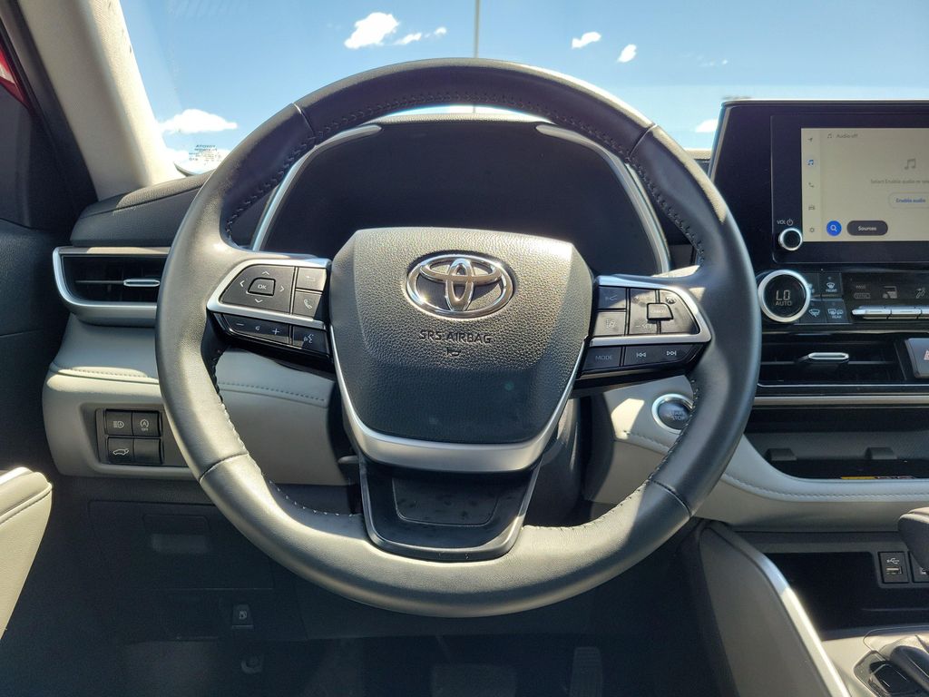 2025 TOYOTA HIGHLANDER XLE thumbnail 18