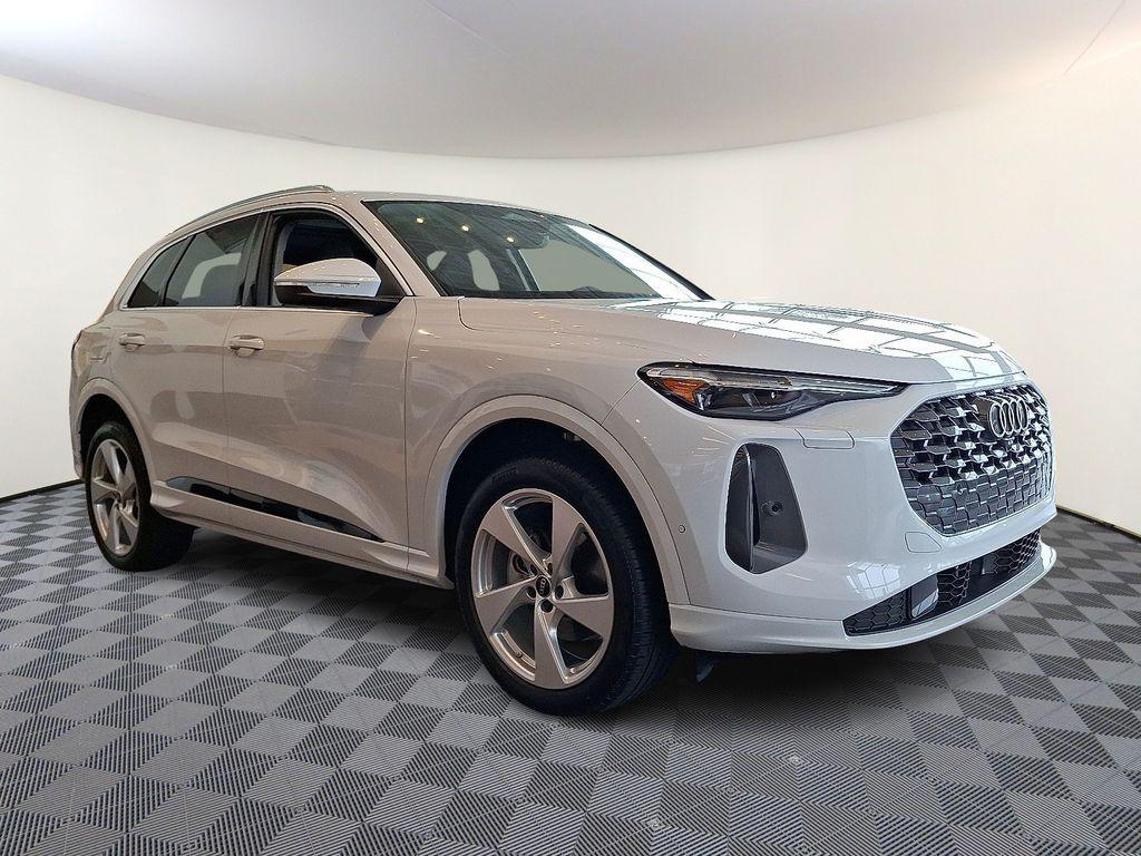 New 2025 Audi Q5 Premium Plus TFSI quattro S tronic