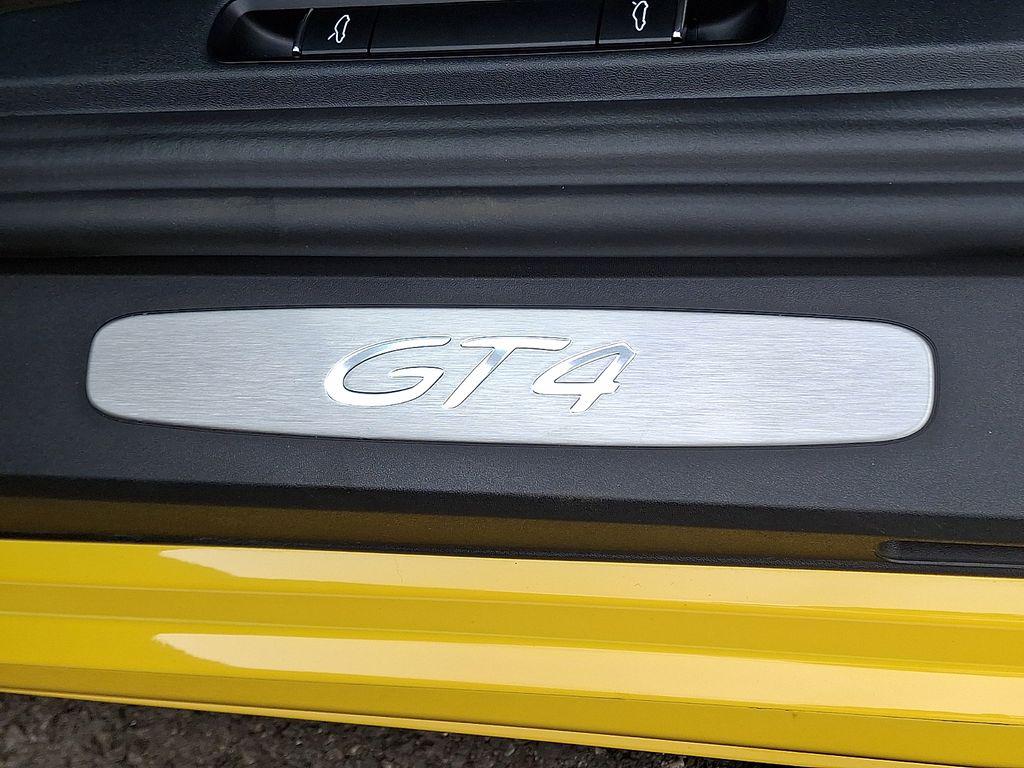 2023 Porsche 718 CAYMAN GT4 — миниатюра 27