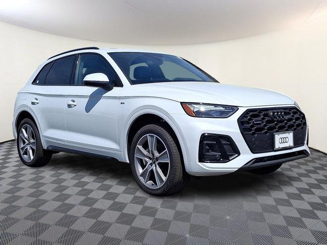 New 2025 Audi Q5 45 S line Premium