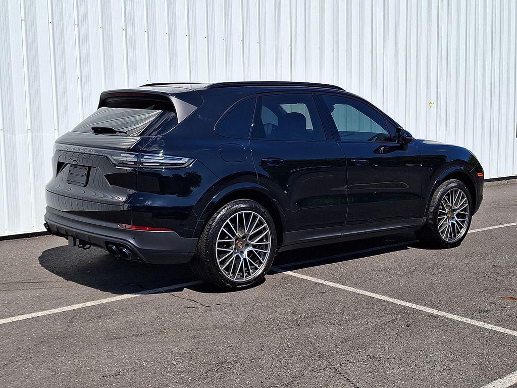 PORSCHE CAYENNE PLATINUM EDITION - 9