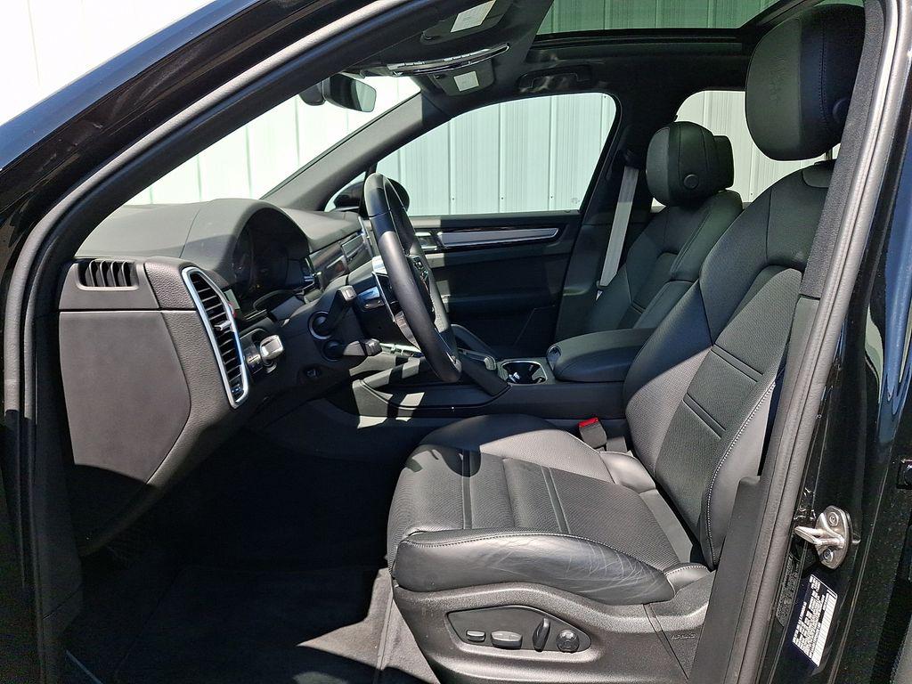 PORSCHE CAYENNE PLATINUM EDITION - 5