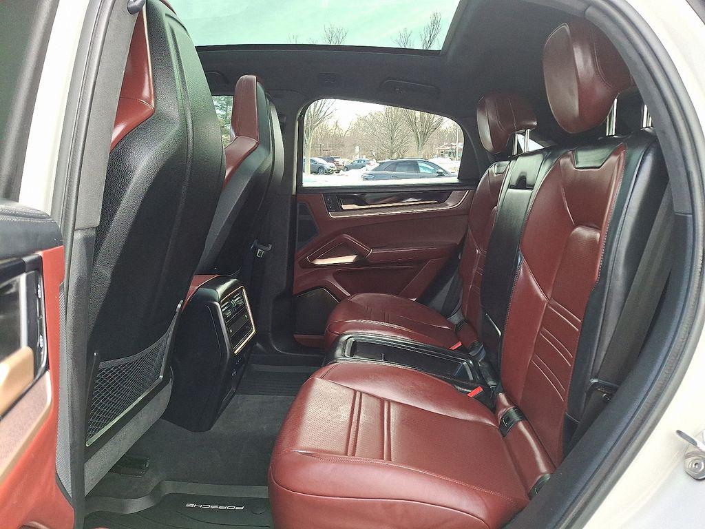 صورة مصغرة 14 لـ 2025 Porsche CAYENNE CAYENNE TURBO E-HYBRID