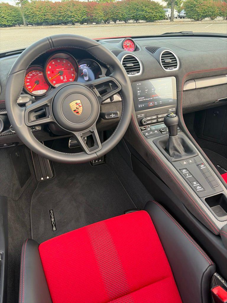 صورة مصغرة 18 لـ 2025 Porsche 718 SPYDER RS