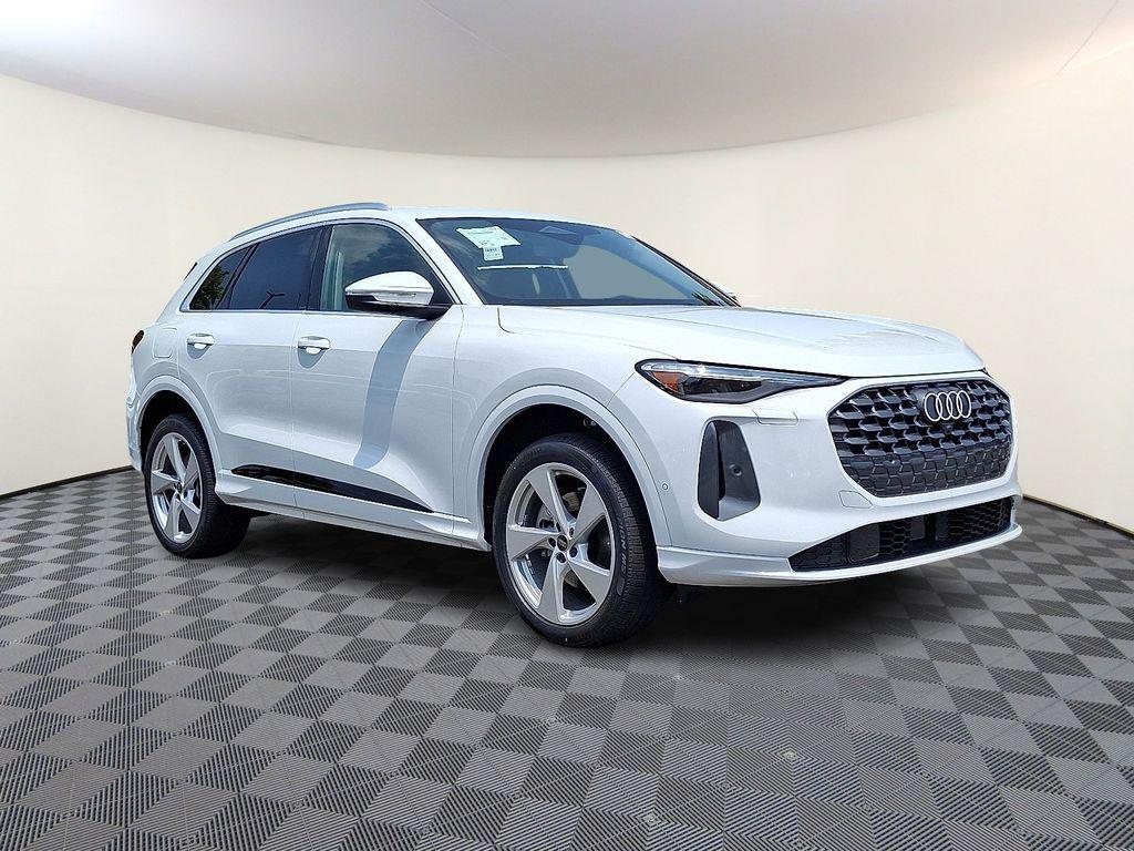 New 2025 Audi Q5 Premium Plus TFSI quattro S tronic