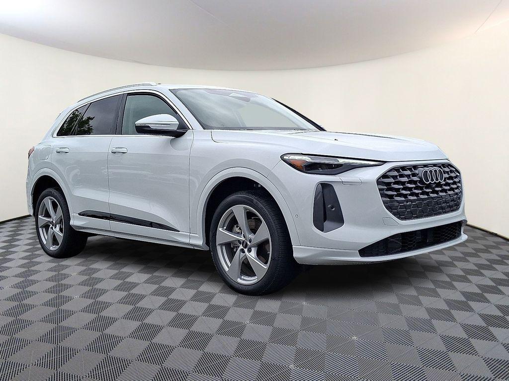 New 2025 Audi Q5 Premium Plus TFSI quattro S tronic