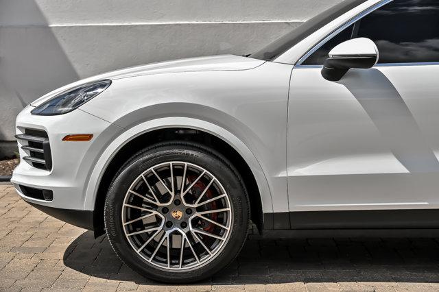 صورة 10 لـ 2023 Porsche CAYENNE