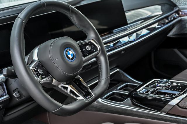 2024 BMW I7 XDRIVE60 — миниатюра 24