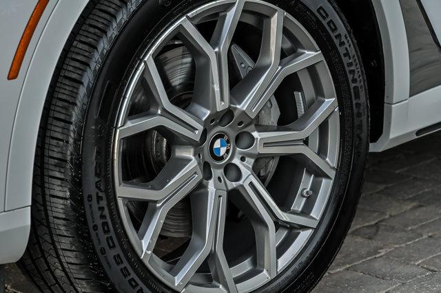 2026 BMW X7 XDRIVE40I photo 8