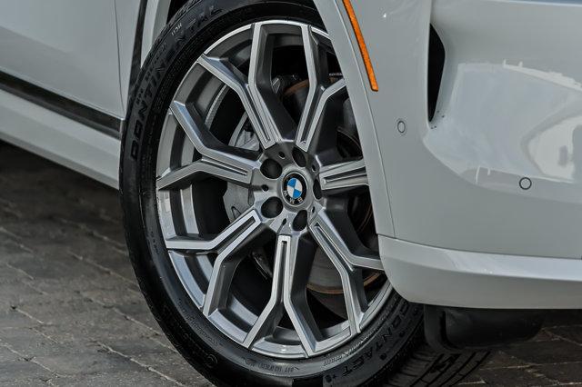 2026 BMW X7 XDRIVE40I photo 3