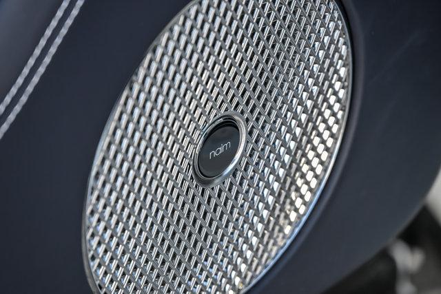 2023 Bentley BENTAYGA AZURE photo 16