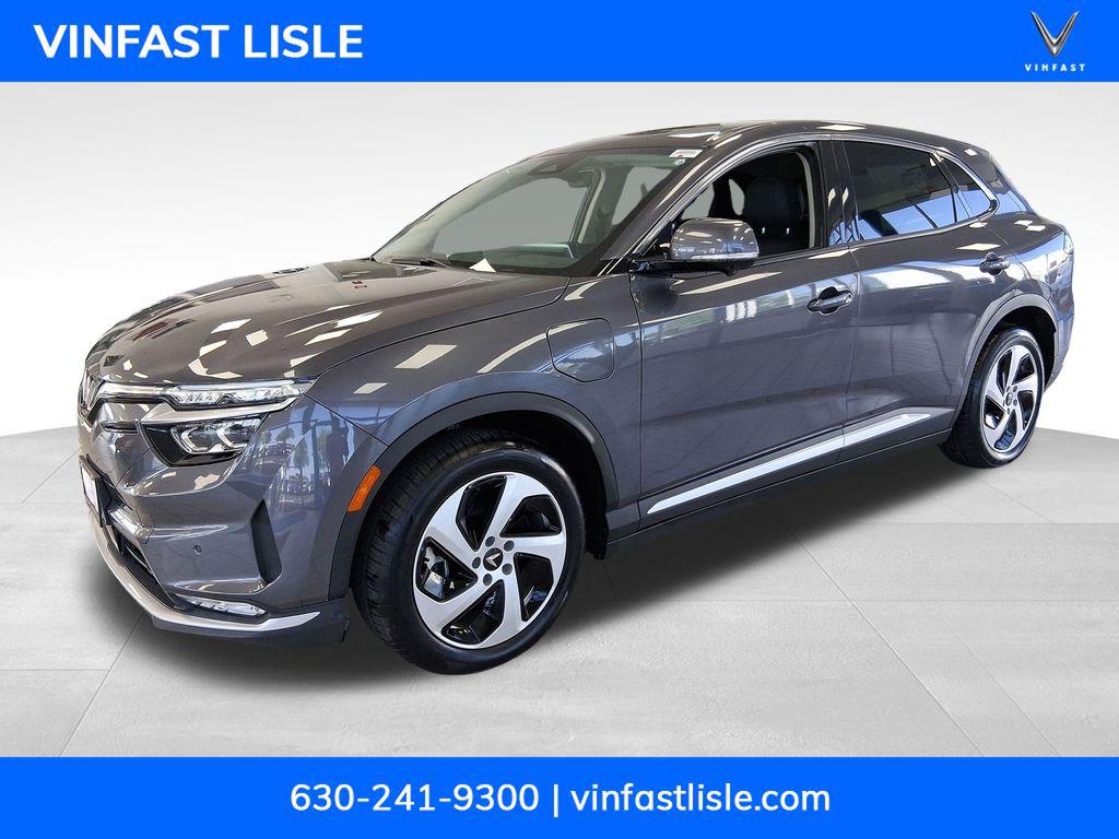 New 2025 VinFast VF 8 Eco