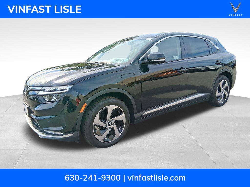 New 2025 VinFast VF 8 Eco