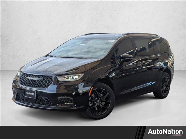 New 2026 Chrysler Pacifica Limited