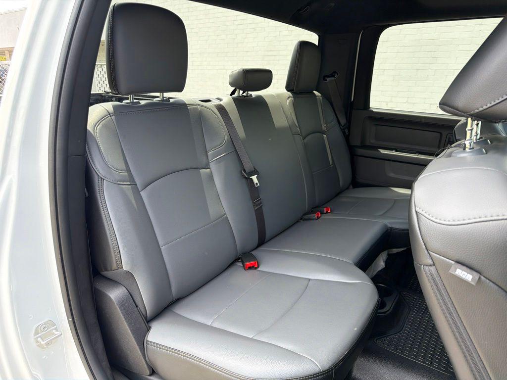 صورة مصغرة 12 لـ 2024 RAM 2500 TRADESMAN CREW CAB 4X4 6'4' BOX