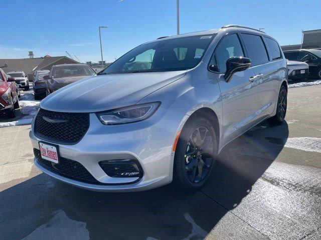 New 2026 Chrysler Pacifica Limited