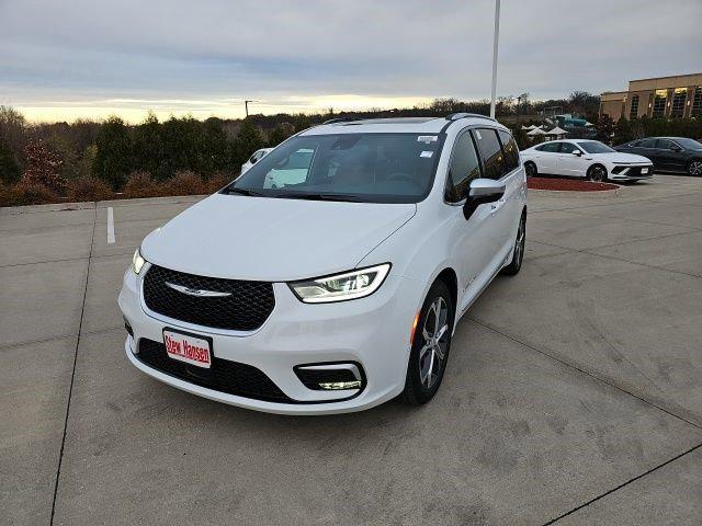 New 2026 Chrysler Pacifica L