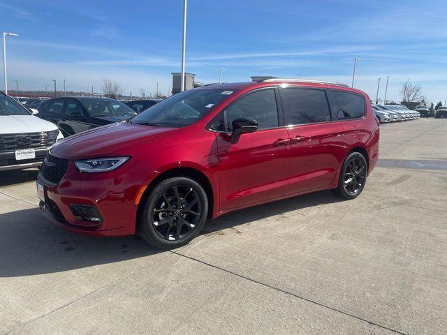 New 2026 Chrysler Pacifica L