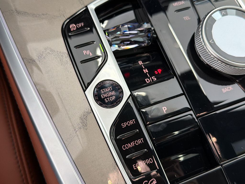 2027 BMW X7 M60I 缩略图 17