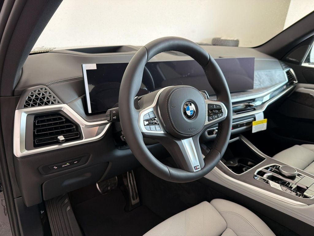 صورة 4 لـ 2026 BMW X5 XDRIVE40I