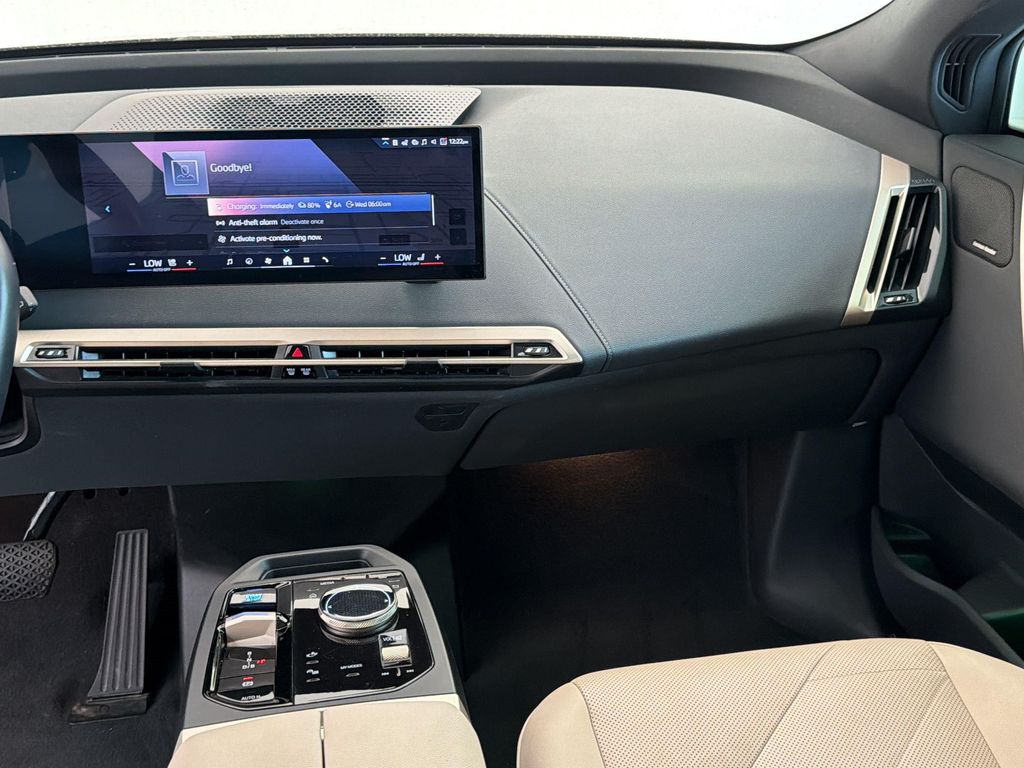 2024 BMW IX XDRIVE50 — миниатюра 30