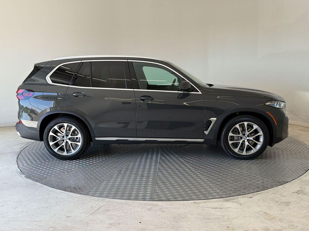 صورة 8 لـ 2026 BMW X5 PHEV XDRIVE50E