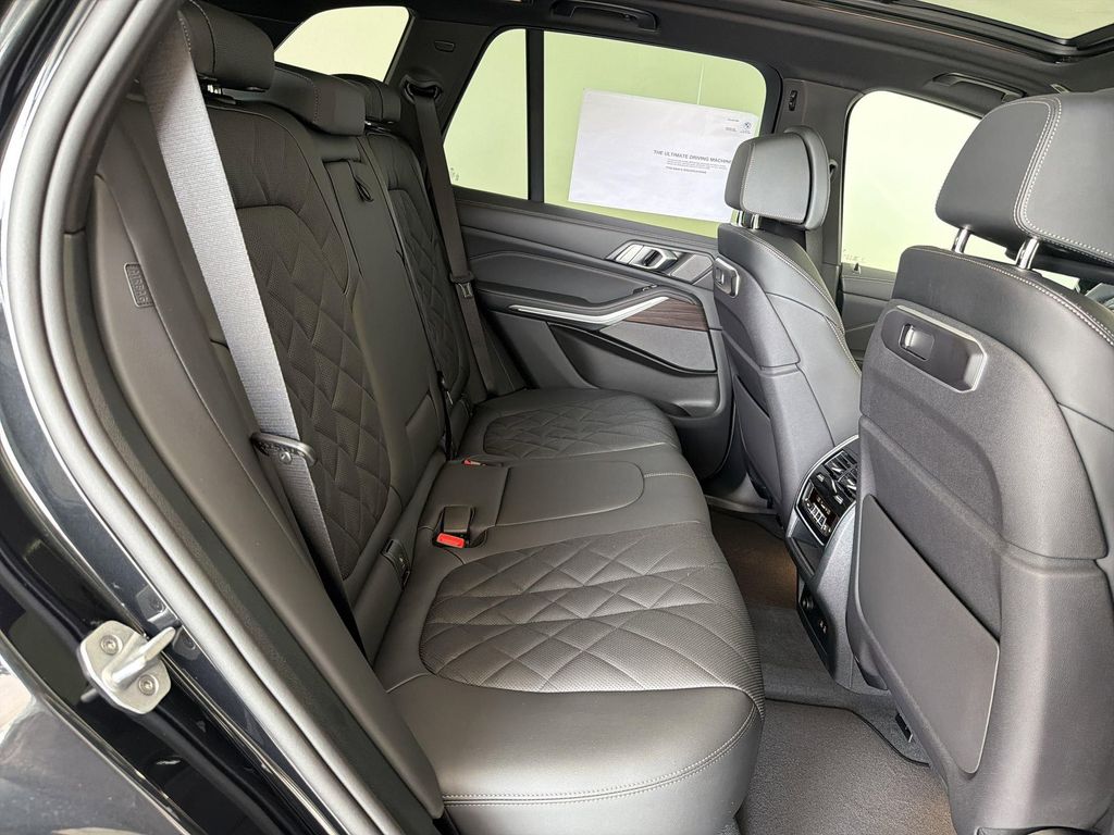 صورة مصغرة 30 لـ 2026 BMW X5 XDRIVE40I