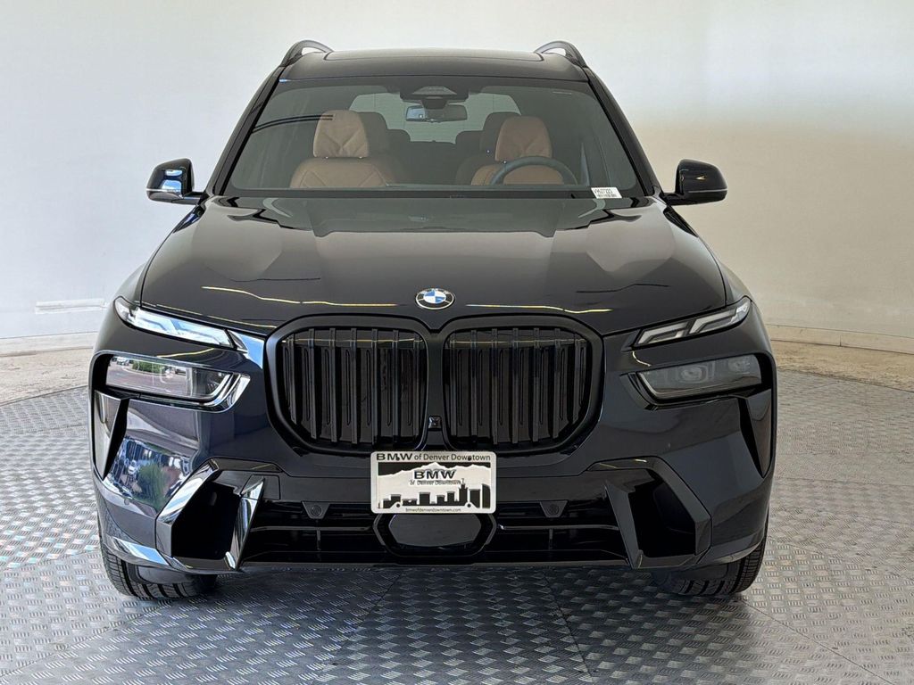 صورة 6 لـ 2027 BMW X7 XDRIVE40I