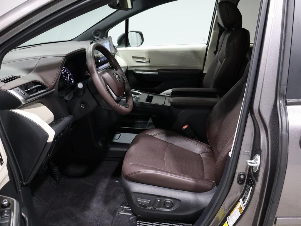 TOYOTA TUNDRA - 9
