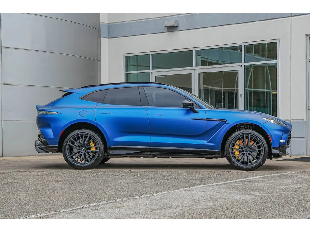 2023 Aston Martin DBX