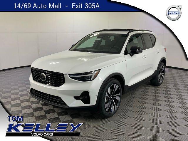 New 2026 Volvo XC40 Ultra, B5 AWD Gas (mild hybrid), Dark