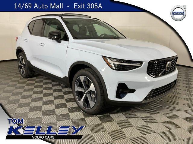 New 2026 Volvo XC40 Plus, B5 AWD Gas (mild hybrid), Dark
