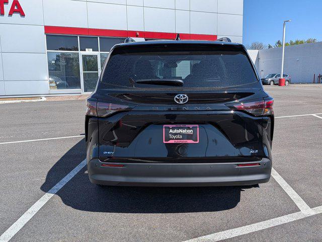 TOYOTA SIENNA - 8