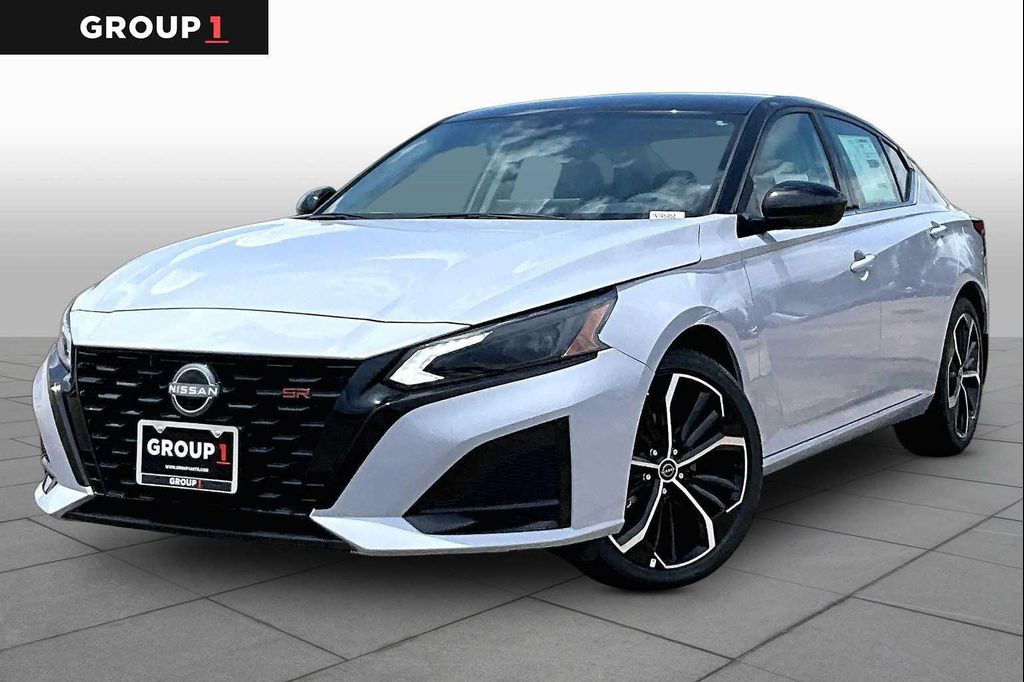 New 2026 Nissan Altima SR FWD