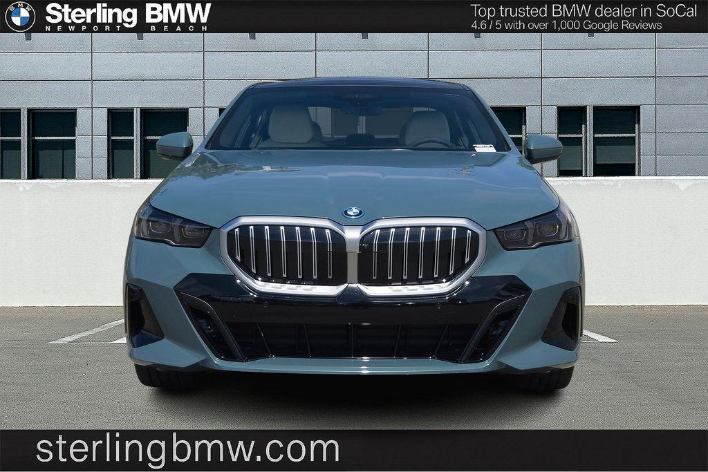 2026 BMW 550E XDRIVE 照片 2